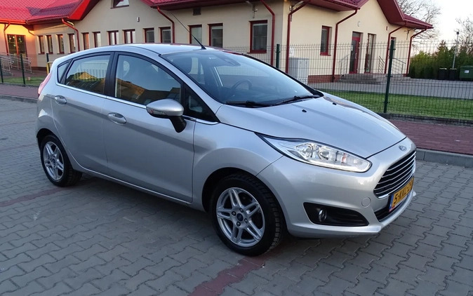 Ford Fiesta cena 27900 przebieg: 167000, rok produkcji 2013 z Góra małe 211